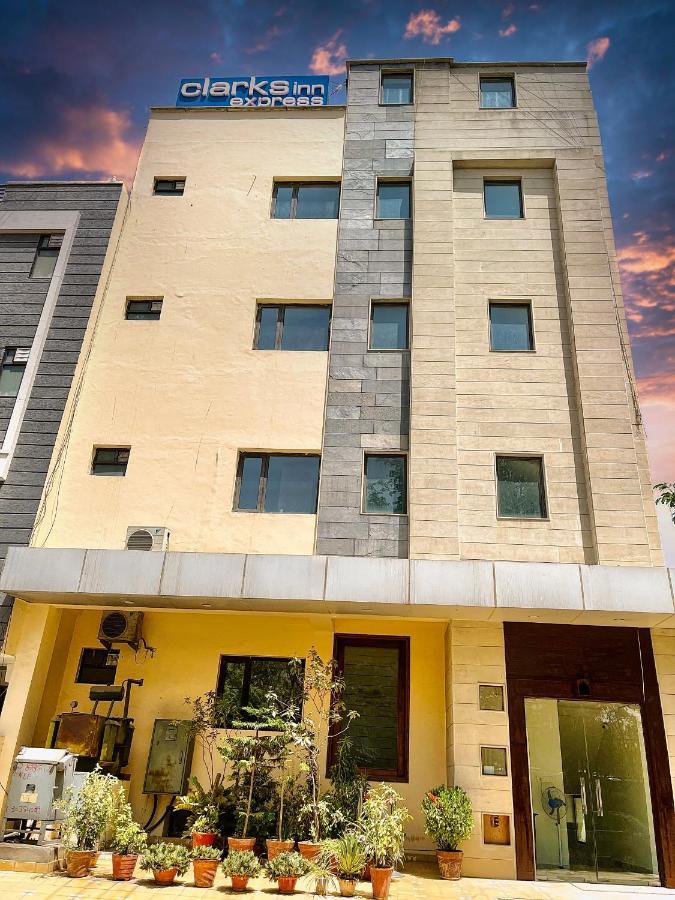 The Orion Express Hotel Jaipur Bagian luar foto
