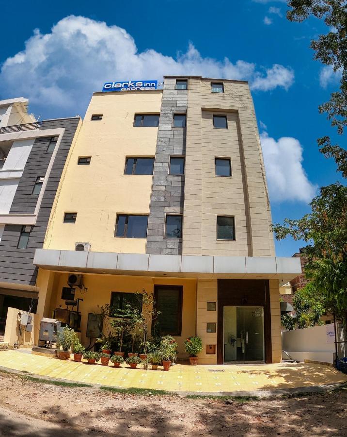 The Orion Express Hotel Jaipur Bagian luar foto